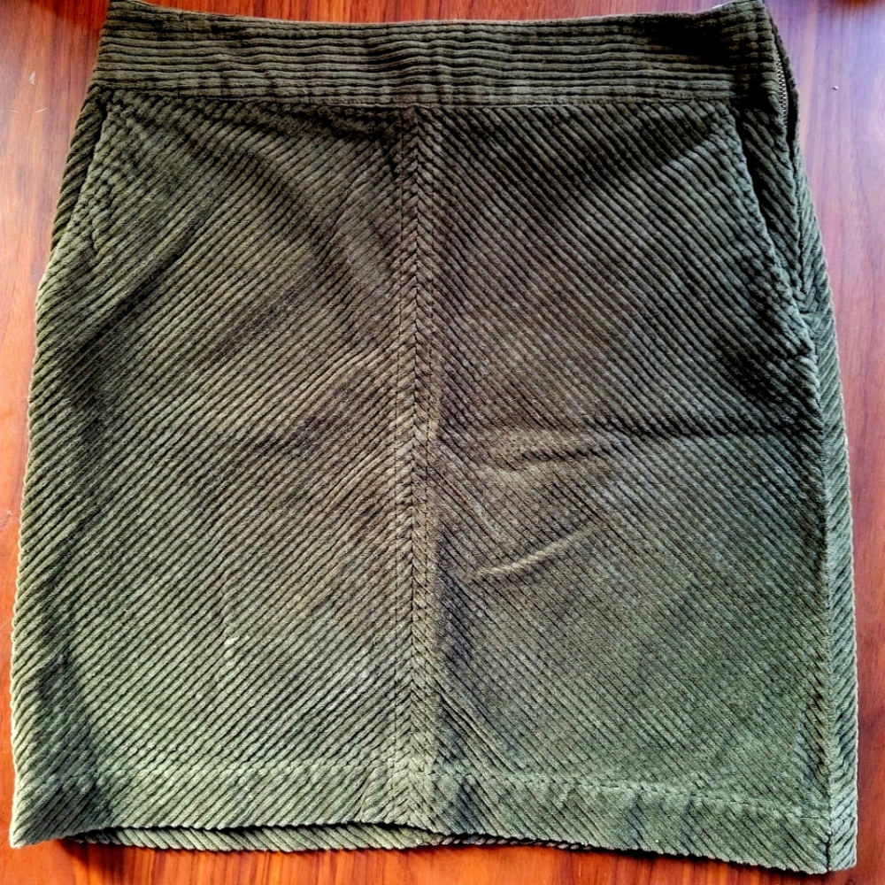 Talbots Olive Green Corduroy  Mini Skirt WITH POCKETS